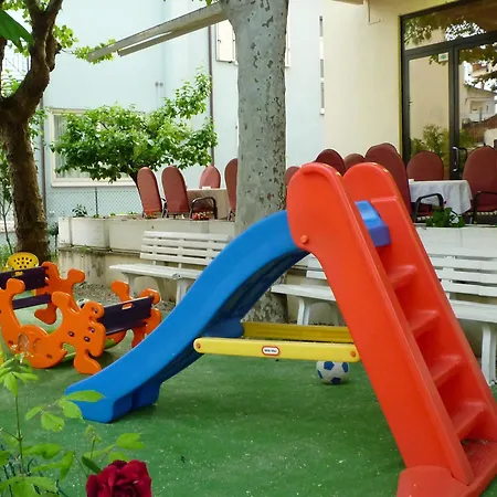 Avana Mare 3* רימיני