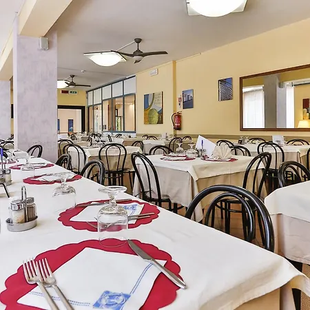 فندق Avana Mare 3*