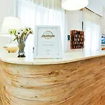 מלון Avana Mare 3*